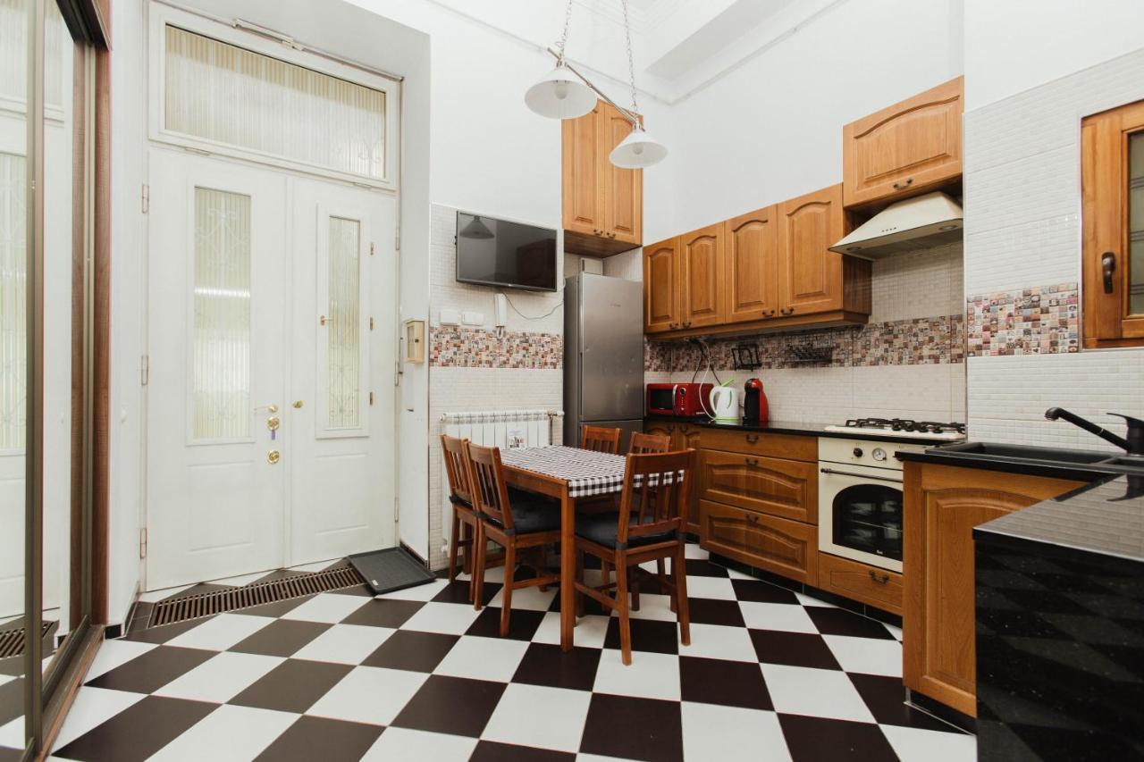Grand Boulvard Apartment Budapeste Exterior foto